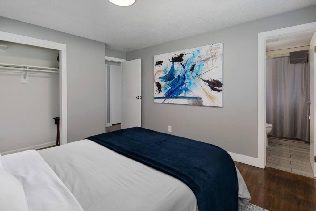 New Modern W/ Beautiful Finishes! * Denver