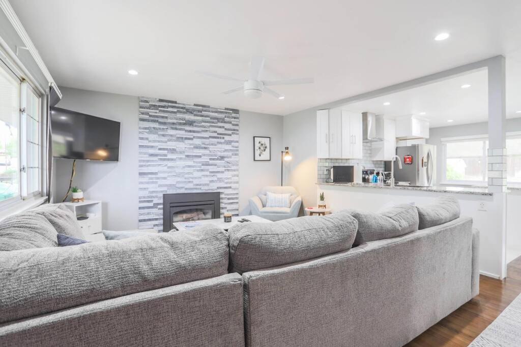 New Modern W/ Beautiful Finishes! Apartment *