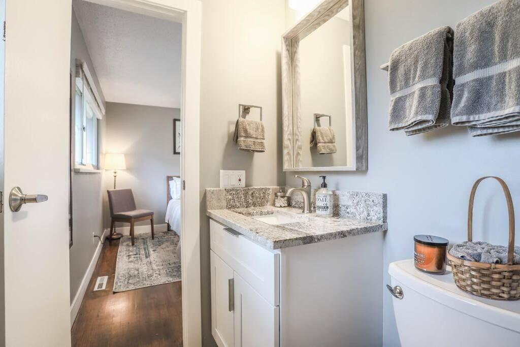 New Modern W/ Beautiful Finishes! *